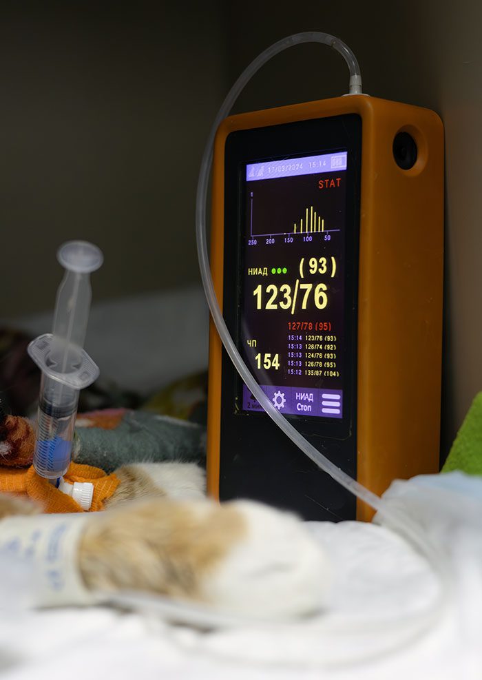 Surgery monitoring equipment closeup